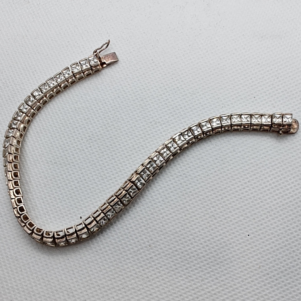 925 Sterling Silver Tennis Bracelet With Moissonite Princess Gems Unique Style - Picture 4 of 4